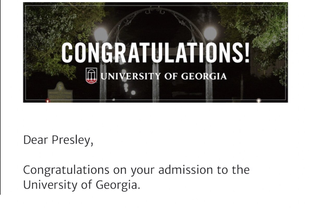 vondamiller's tweet photo. Great day to be a Dawg! #UGA25 #UGAMom #GloryGlory#ProudMom https://t.co/kD1fTUWUYJ