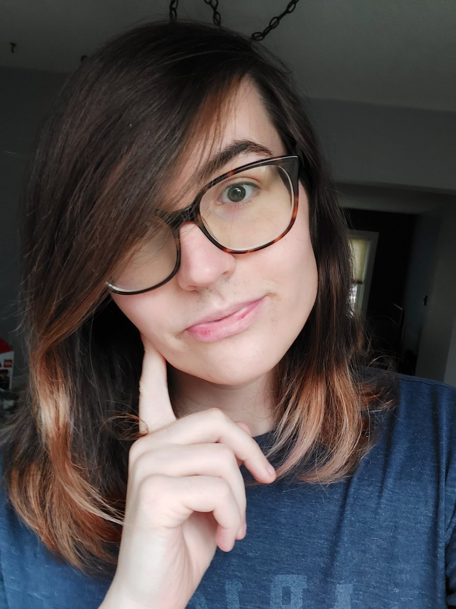 tarasynora's tweet photo. Tell me I'm pretty 🥺🥺 https://t.co/3KIKJljbPB