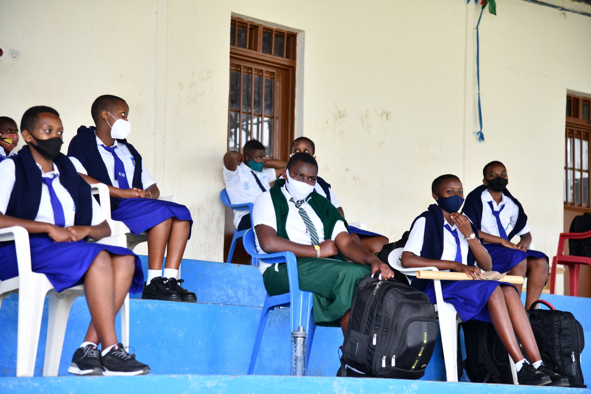 Rwanda_Edu's tweet photo. Ku munsi wa 3 w'ingendo z'abanyeshuri, icyiciro cy'abanyeshuri bazatangira amasomo ku wa 23/11/2020 hagiye abiga mu mashuri ari muri.@RuhangoDistrict @Nyamagabe @NyaruguruDistr @GicumbiDistrict @rulindodistrict @KarongiDistr @RutsiroDistrict @RwamaganaDistr @KayonzaDistrict https://t.co/BJePXcUE7I