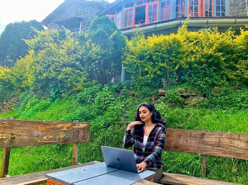 @piggysash says 'I chose zostel at kodai as my work station.
It is not easy sitting surrounded four walls  from morning to night and doing work or assigning work. I believe the stress is the  same for any hierarchy of employers and employees.

It’s a dif… instagr.am/p/CH3Bk0vDNY_/