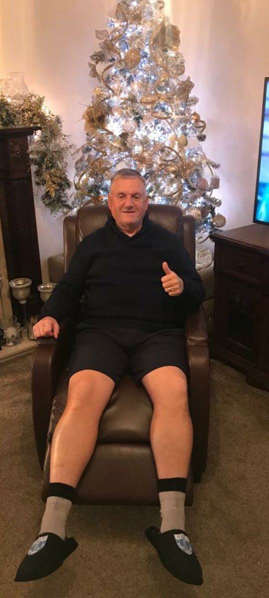 barkingfc's tweet photo. Barking fc wish both Mick o &amp; Jeff S a speedy recovery post operation &amp; safely back at home with their feet up with a get well gift of a pair of Barking fc Mule slippers. GWS guys 👍⚽️💙 https://t.co/Nhem8ypEqk