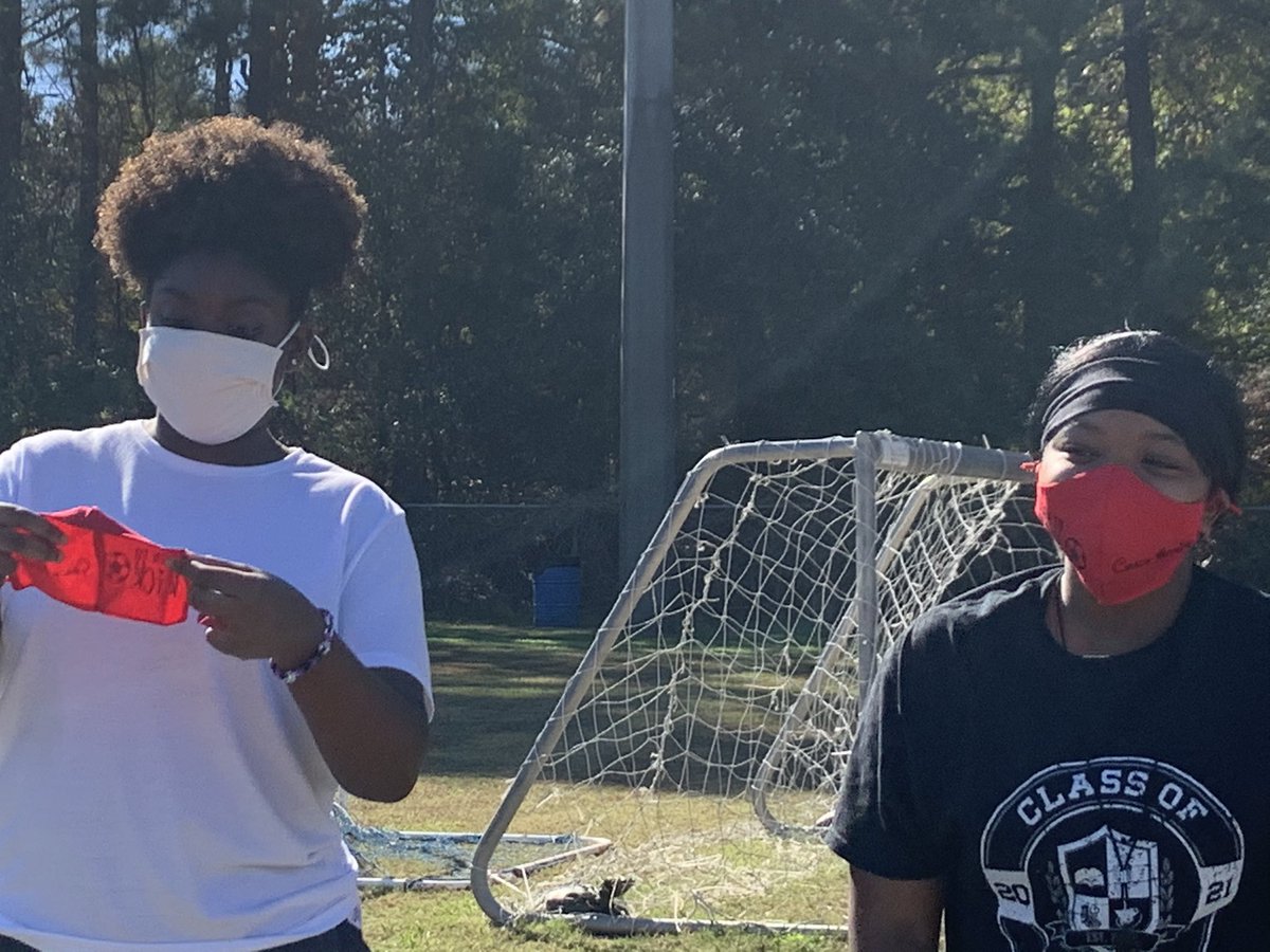 YLatimore18's tweet photo. It has been an amazing season coaching these young minds🥳. Lady Predators 🕷closed out the season with a 3-2 Dub ⚽️#borntokick #coachgoals @rv_girlssoccer @ymca @RichlandTwo https://t.co/MbUpm6ynNf
