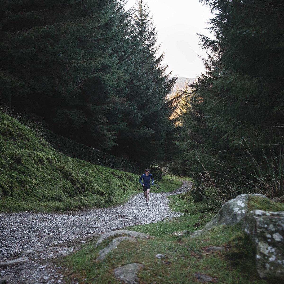 JWHBaxter's tweet photo. Recently had the opportunity to test out the @nvii_str8_uk Terra TT.Really impressed! 

Aggressive tread,light but still really comfy on all terrains which certainly makes them versatile &amp; ideal for those winter training 👌🏻
📸 @MBaxterPhoto

#nviiuk #fellrunning #mountainrunning https://t.co/eBRdUni5JE