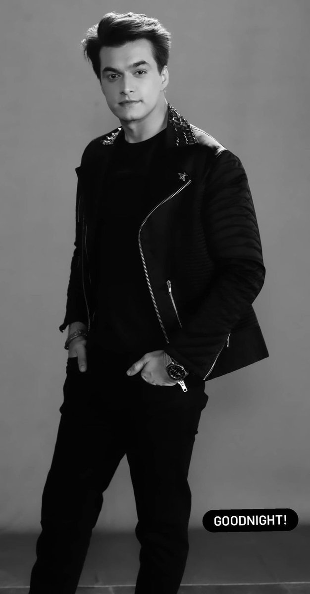MomoSfangirl's tweet photo. This pic ufffff m just drooling over him .... 🔥🔥🔥🔥🔥 @momo_mohsin #MohsinKhan #momo #hottestguy https://t.co/5nuiVOqfXT