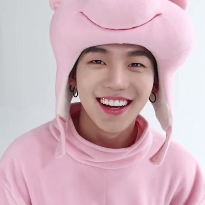 yourminx_'s tweet photo. —— my bias =͟͟͞͞♡ https://t.co/wu3WWl32gg