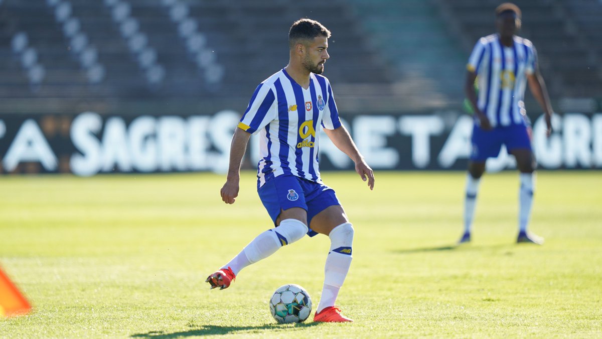 FCPorto's tweet photo. Estreia de Carraça de 🔵⚪
🎙 Sérgio Conceição: "O Carraça fez hoje o primeiro jogo e jogou os 90 minutos como se tivesse muitos jogos já, com um ritmo competitivo alto"
#FCPorto #GDFBFCP #TaçadePortugal https://t.co/qxoSOzvKnb