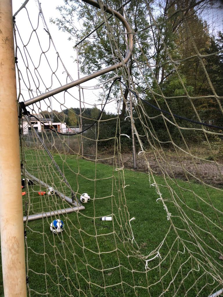 vvboskant's tweet photo. Vandalisme op ons sportpark. Zie voor meer info: https://t.co/aKbBnHmVS3 https://t.co/hTjyzkhdeI