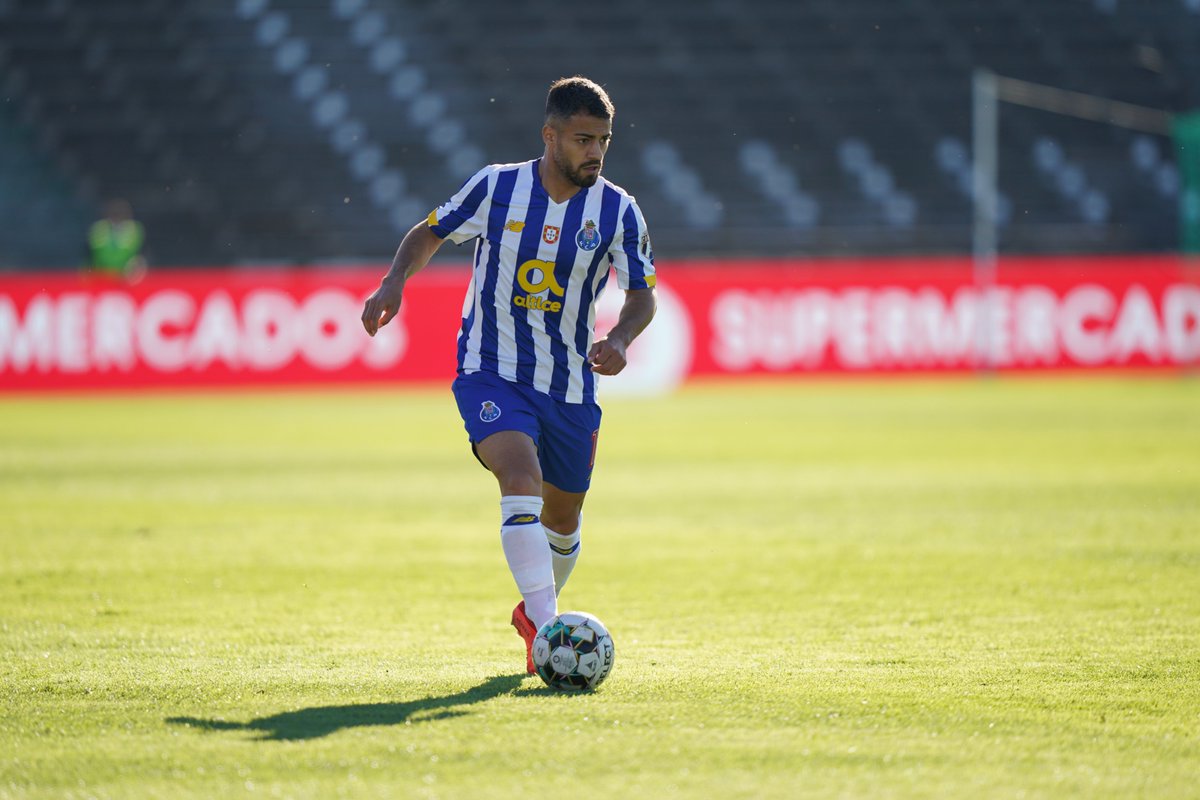 FCPorto's tweet photo. Estreia de Carraça de 🔵⚪
🎙 Sérgio Conceição: "O Carraça fez hoje o primeiro jogo e jogou os 90 minutos como se tivesse muitos jogos já, com um ritmo competitivo alto"
#FCPorto #GDFBFCP #TaçadePortugal https://t.co/qxoSOzvKnb