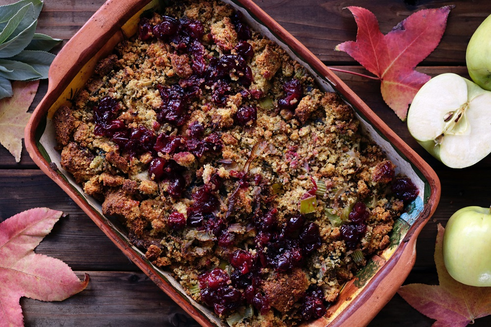Vidaliaonions1's tweet photo. We love learning more about YOU, the Vidalia onion lovers of the world! So on #NationalStuffingDay let us know - do you call it #stuffing or #dressing? 🤔 Reply with your answer and where you're from! https://t.co/6vJ0g43vHO