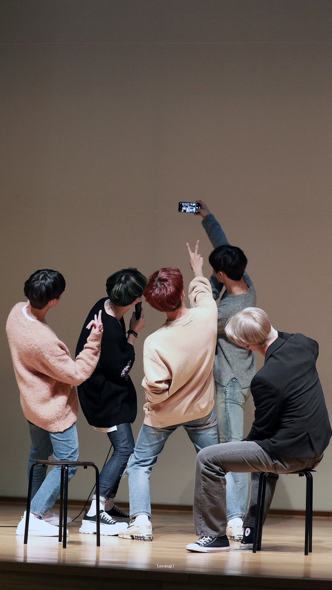 loveup723's tweet photo. 201121 신나라 팬사인회 #CIX #씨아이엑스

단체사진아이엑스ଘ(੭*ˊᵕˋ)੭* ੈ♡‧₊˚ https://t.co/Vh9RhRGVoR