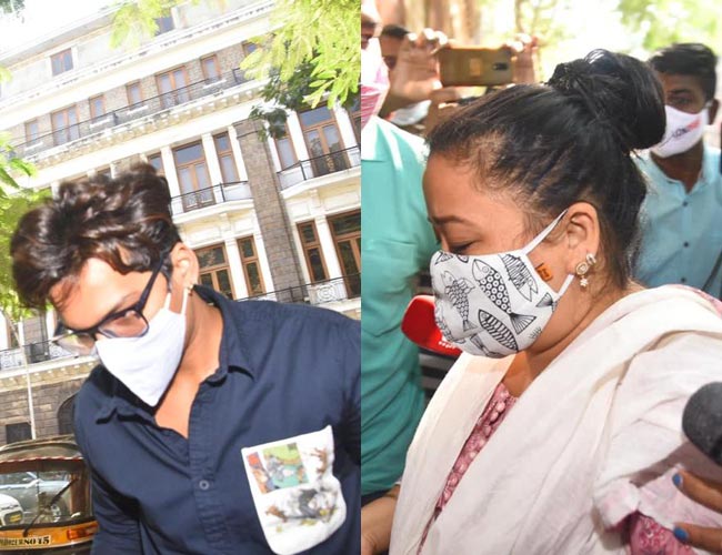 santa_banta's tweet photo. #NCB arrests comedian #BhartiSingh in drugs case! https://t.co/Fn5WvilCAJ #HarshLimbachiyaa #drugsprobe #NCBPROBE #latest #news #downloads #santabanta https://t.co/C6lCoY2sAd