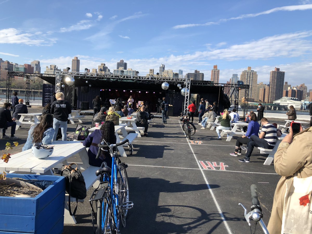 wqclt's tweet photo. Turn on the gas! Astoria Houses NYCHA tenants rally for justice. @Justice4AllQns @evie4us @queenshousingwg @QueensDSA @sunnysideyards @StanForQueens @SenGianaris @NYCHA @Costa4NY @AstoriaTenants @hopejustice_ast https://t.co/sALTLqsWCh