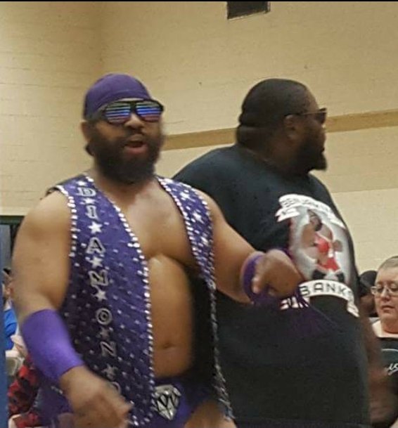 MGBgraham's tweet photo. Was about to watch Old Dominion Rumble Battle Royal for an upcoming interview on MGB. But... Match 1 is @GoldenPinkyS vs @TheBobbyOrlando (w/ @TheBobbyJunior ) and Harry Zen with @WWEChrisSharpe refereeing too. Ok timeout I need to watch this again first though, lived this match! https://t.co/29Cv8TVewA