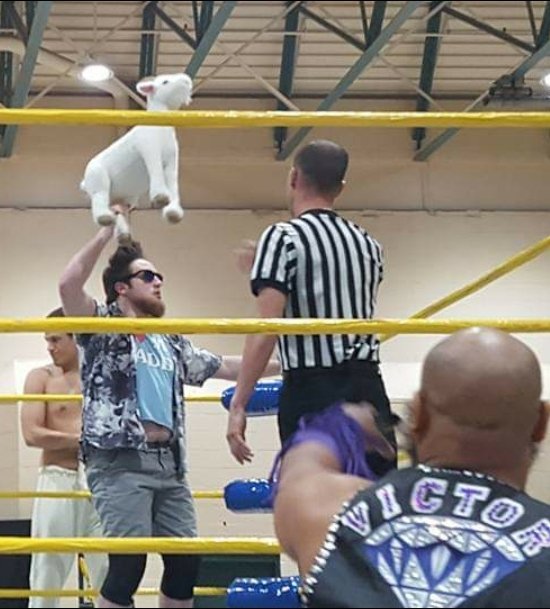 MGBgraham's tweet photo. Was about to watch Old Dominion Rumble Battle Royal for an upcoming interview on MGB. But... Match 1 is @GoldenPinkyS vs @TheBobbyOrlando (w/ @TheBobbyJunior ) and Harry Zen with @WWEChrisSharpe refereeing too. Ok timeout I need to watch this again first though, lived this match! https://t.co/29Cv8TVewA