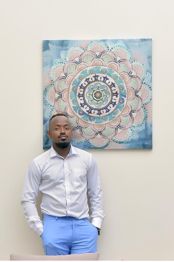 YkeeBenda's tweet photo. It’s been atough year for most of us but we need to celebrate it because God has kept us alive. So we are Washing away the 2020 stress with a new a happy vibe 🎵 that I did with my brother @RadioandWeasel , it’s titled #RadioMan . One for enjoyment. 🥂 🍾 Dropping Soon https://t.co/AN4nq9esUZ