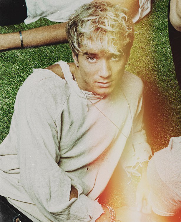 simplycharxx's tweet photo. Daniel you are the strongest person I know. you’ve been through hell and back and still find a way to make sure everyone around you is okay. I’m beyond proud of you and can’t wait to hear this album that I know you put your heart and would into. I love you 💙 #lovefordaniel https://t.co/cuGtJlWV42