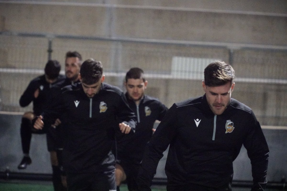 CEConstancia's tweet photo. 🤍🖤Ready 💪🏼💪🏼
En uns minuts començam!!
#FilialTOP #PrimeraRegional https://t.co/DNeFLUt5Yf