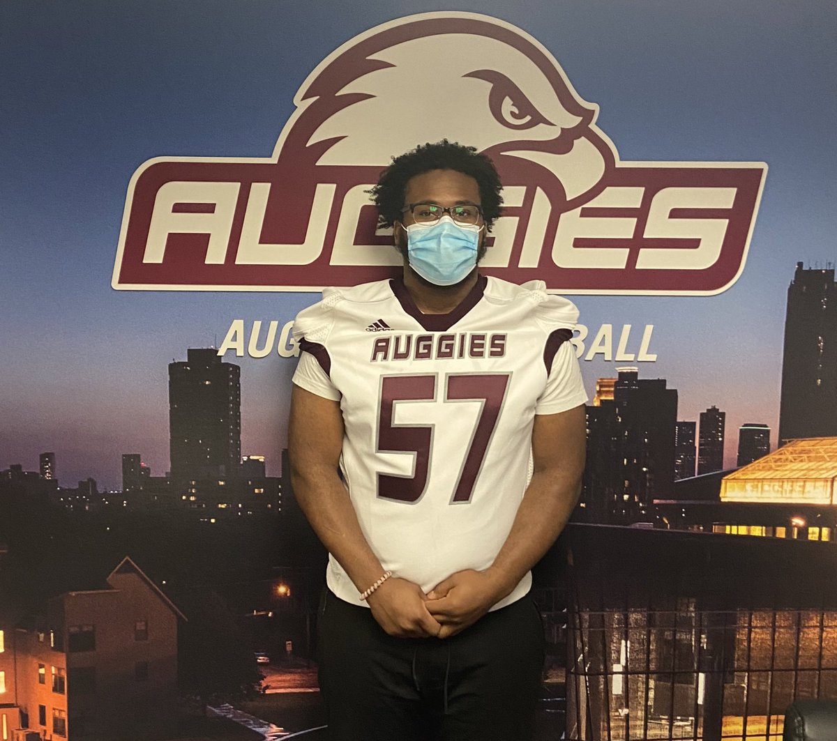 zak_napla's tweet photo. Had a great time at @AugsburgU yesterday! Thank you @C_Comp1 for showing me around the campus and facilities and also coach @DerrinLamker for giving me a lot of insight and information about Augsburg #AAO #Auggies https://t.co/Tzbhaug5ZK