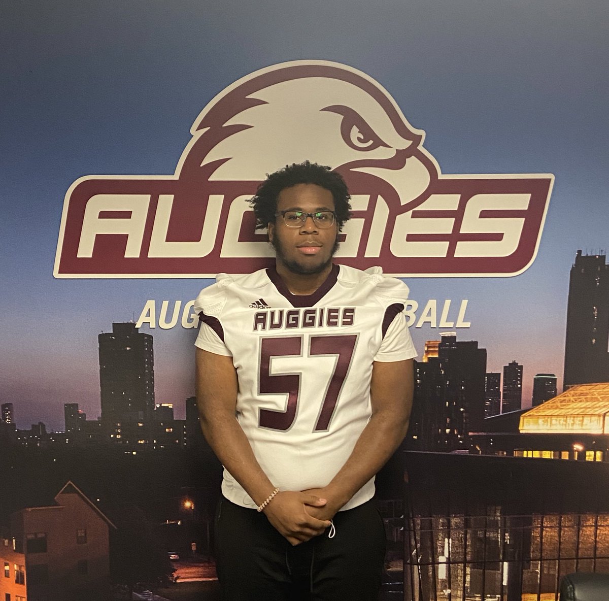 zak_napla's tweet photo. Had a great time at @AugsburgU yesterday! Thank you @C_Comp1 for showing me around the campus and facilities and also coach @DerrinLamker for giving me a lot of insight and information about Augsburg #AAO #Auggies https://t.co/Tzbhaug5ZK