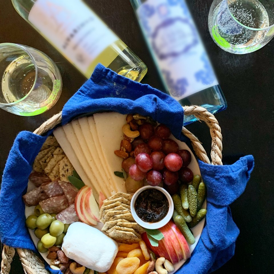 vinhoverdewines's tweet photo. Few wines are as food-friendly as #VinhoVerde—and while these iconic Portuguese whites are a classic pairing for anything from the sea, they also shine with cheese and charcuterie.
What's your favorite cheese to match #VinhoVerdeWines? Let us know below! #SeizeTheVerde https://t.co/z5syRA8weu