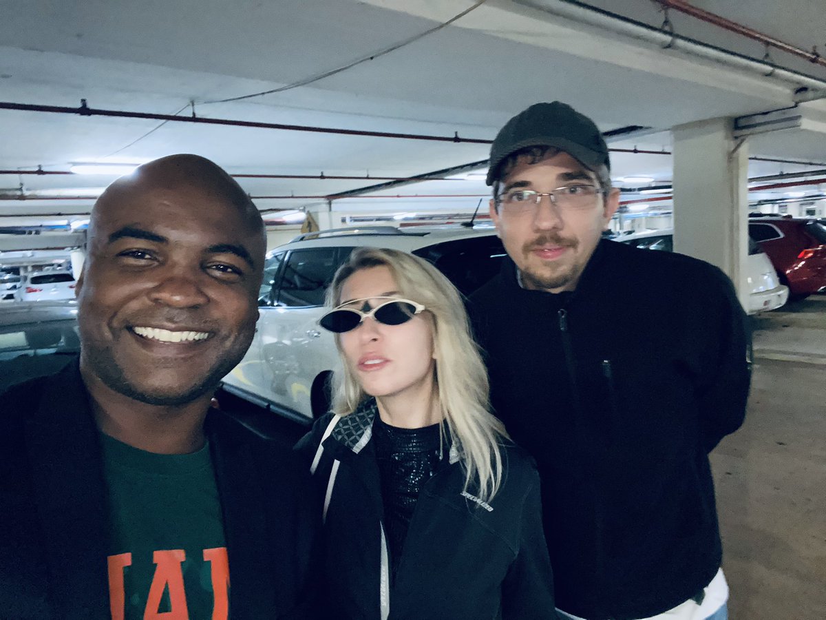 TBDesignEyewear's tweet photo. Chopping it up with two of the coolest people I know. Entrepreneurs for life!👓🍾 https://t.co/4N99XbYp0F