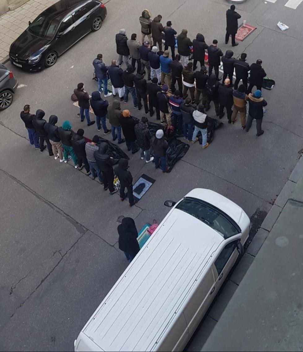 truthandfiction's tweet photo. Muslims protesting outside the French embassy in Stockholm, demanding anti-blasphemy laws in Sweden, &amp; it enrages me. They came here fleeing oppression in their home countries, came here to seek shelter among liberal values, &amp; now they demand those values replaced with extremism https://t.co/Yfgqf8HP7h