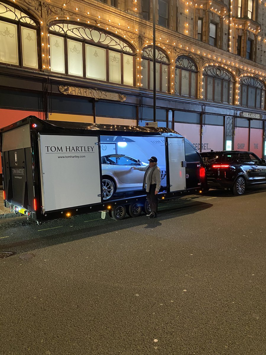 tomhartleycars's tweet image. Guys there are just some “BRANDS” that 👀👌🏻together !! &amp;amp; “TH” will get the Deal Done Where Ever ? Even 
Out Side @Harrods Knightsbridge London 5pm on a Saturday 

#TheDealMaker 
#Gettingthejobdone