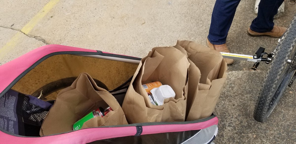HainsPoint100's tweet photo. Thank you @AFACfeeds for all you do! We dropped of 73 items today...all delivered by bike! #cranksgivingnova #teamrocket #givingfood https://t.co/kaE8gQFW8N