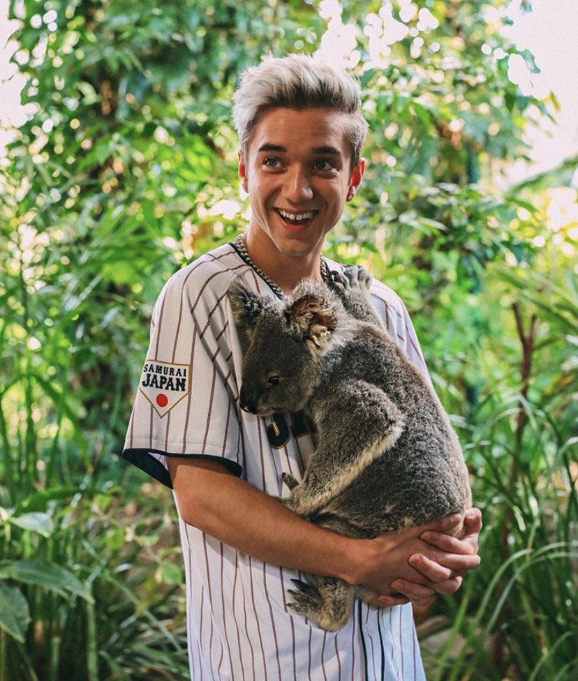 rachel_kenzie98's tweet photo. If someone asked me one reason why I love this boy I wouldn’t know where to start @SeaveyDaniel has the most kindest heart he is always there for his friends, family and even his fans it just breaks my heart to see him getting hate🥺 Daniel I love you❤️
#loveforDaniel https://t.co/CCQ8V6DuZf