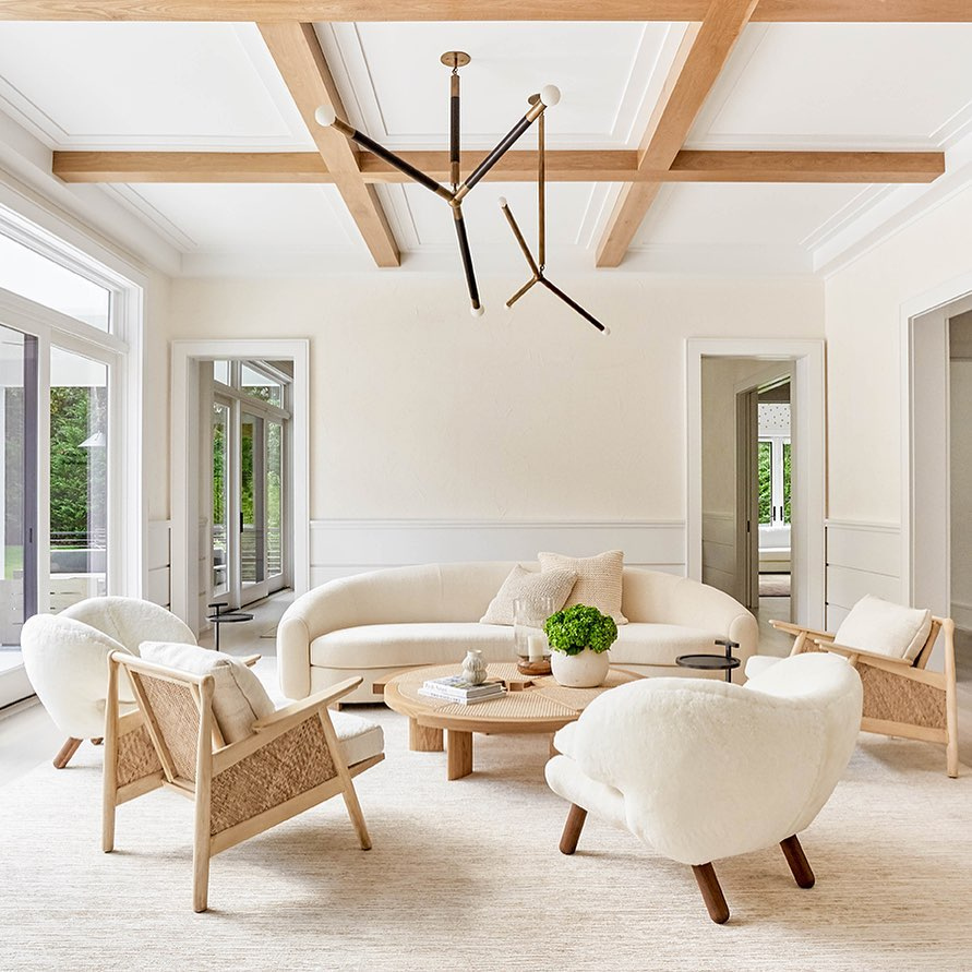 Clean, comfortable, and capacious! This neutral living room by @tamaramageldesign is dreamy 🕊
 
📸 : @rikkisnyder

l8r.it/xRBa