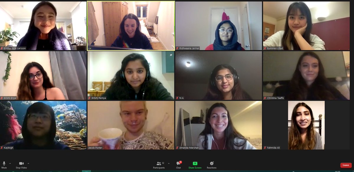 Our unreasonably buff committee members chatting about our up comming eating disorders talk and events for the new year! 😍🧠🌈 #choosepsychiatry