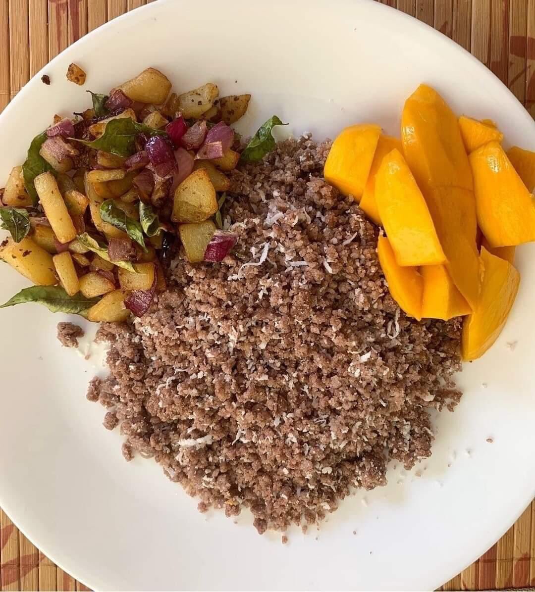 iPrinthan's tweet photo. A Thread to Drool for Pittu. The pride of Jaffna. 🤤❤️

Thanks : நம்ம யாழ்ப்பாணம், Facebook https://t.co/pb1xcYxTV3
