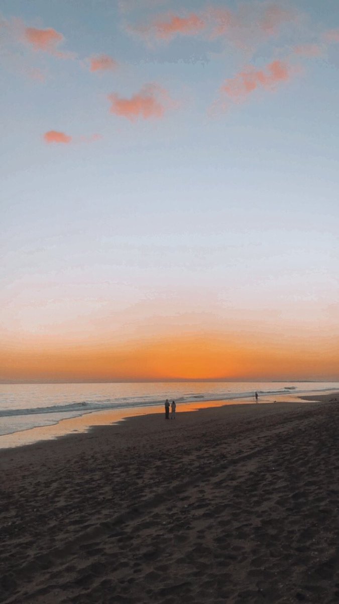 pacoolloobell__'s tweet photo. #sunset #surferpro #conmiscoleguitas #atopejefedeequipo #dandy @Hugocm121 @Raulmorales09 https://t.co/r0lPWJKtER