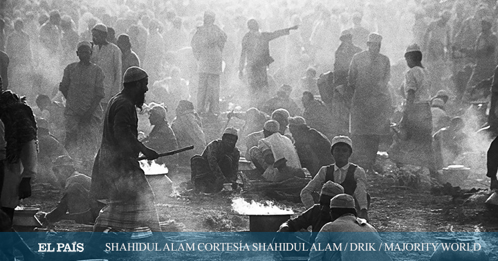 Fotos: Shahidul Alam, más que un testigo bit.ly/3lQpUF0 Un libro y una exposición indagan en la obra del fotógrafo y activista bangladesí como símbolo de resistencia frente a los abusos del poder. <a href="/babelia_elpais/">Babelia</a>