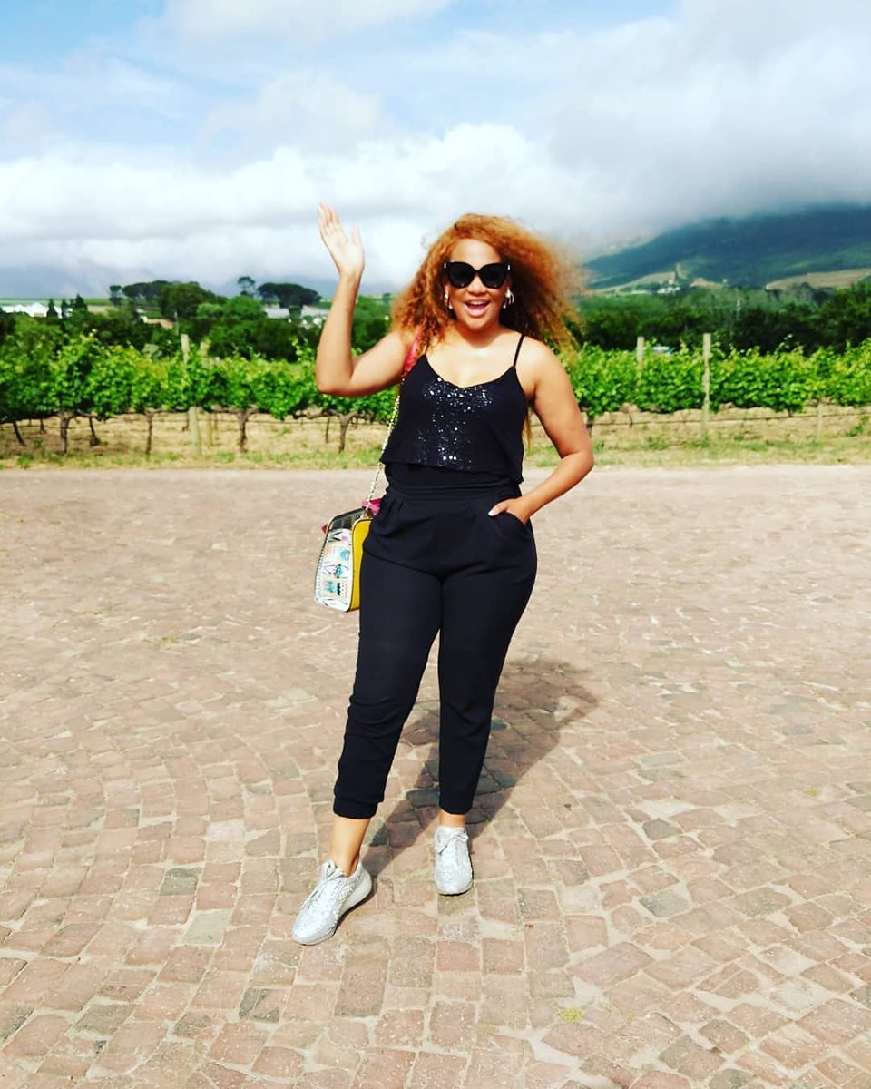 Weekend vibes... Beautiful day exploring the Cape food culture earlier♥️🍽️🍇🍷⛰️☀️😎 

What were you up to today? 

#foodculture #foodielife #cheflife #weekendlife #foodexplorer #curiousfoodie #FoodDiscoveriesWithSiba #fromseedtotable
