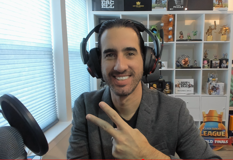 Llegó el momento de la verdad La final de #CRLWest Empieza en breve! Todo por: twitch.tv/clashroyaleesp y youtube.com/watch?v=vg0xN3… Los esperamos junto a <a href="/KmanuS88/">Manu Terrones Godoy</a> Vamossss! <a href="/EsportsRoyaleES/">Esports Royale ES</a> <a href="/EsportsRoyaleEN/">Clash Royale Esports</a> <a href="/EsportsRoyaleBR/">EsportsRoyaleBR</a> <a href="/ClashRoyaleES/">Clash Royale ES</a>