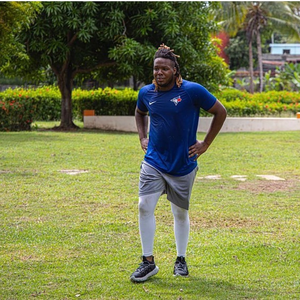 hgomez27's tweet photo. Updated:

Vladimir Guerrero Jr. has lost 40 pounds already this off-season: 20 since the end of the season, 40 since July. His goal is to lose 10 more pounds and be at 235.

@z101digital @ZDeportes https://t.co/3VOqcxHA4p