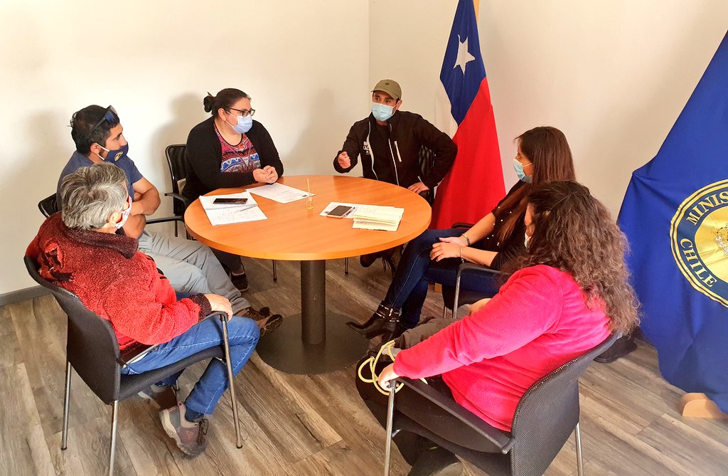 MiguelCalisto's tweet photo. En Chile Chico en reunión con vecinos del sector Ceballos pidiendo agilizar proyecto de paneles fotovoltaicos, antena telefonía (instalación marzo) y radio con  @ARIELKEIM https://t.co/2WBO3kokkr