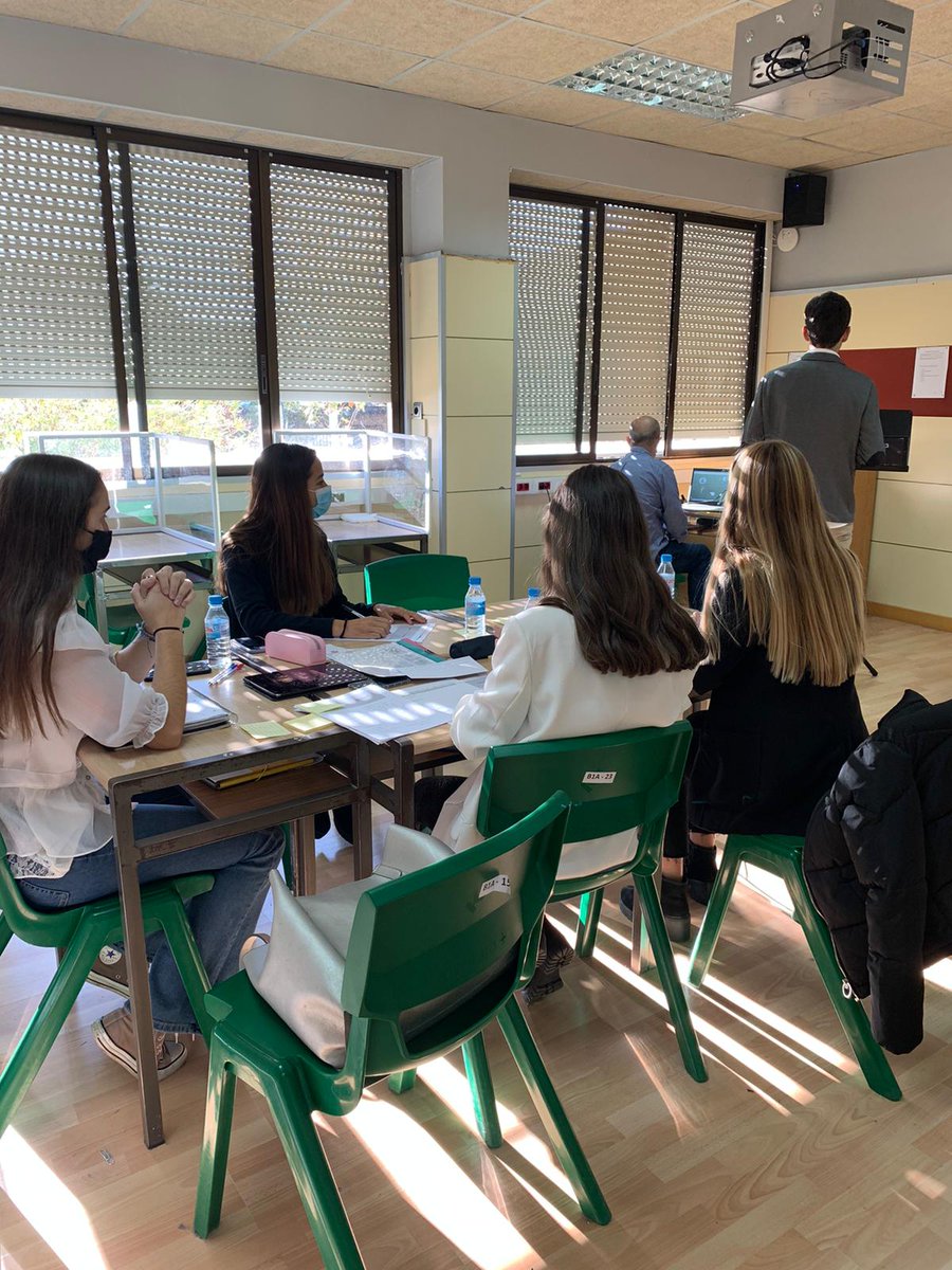ColegioMirabal's tweet photo. Nuestros alumnos han llegado a cuartos de final en el I Torneo de la V #LigaCICAEUCJC de #Debate. Enhorabuena por el trabajo realizado!!!!

#somosmirabal #liderandoelfuturo #beinspired https://t.co/vFVWxeXkII