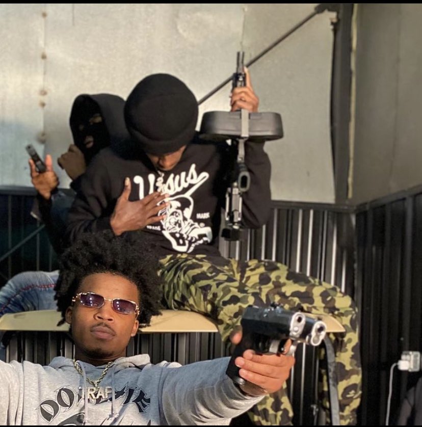 PaidWill24's tweet photo. They say it’s favoritism but nah these the ones I love the most #YoungShiners 🌟🖤🦍 https://t.co/5spZUdHfZN