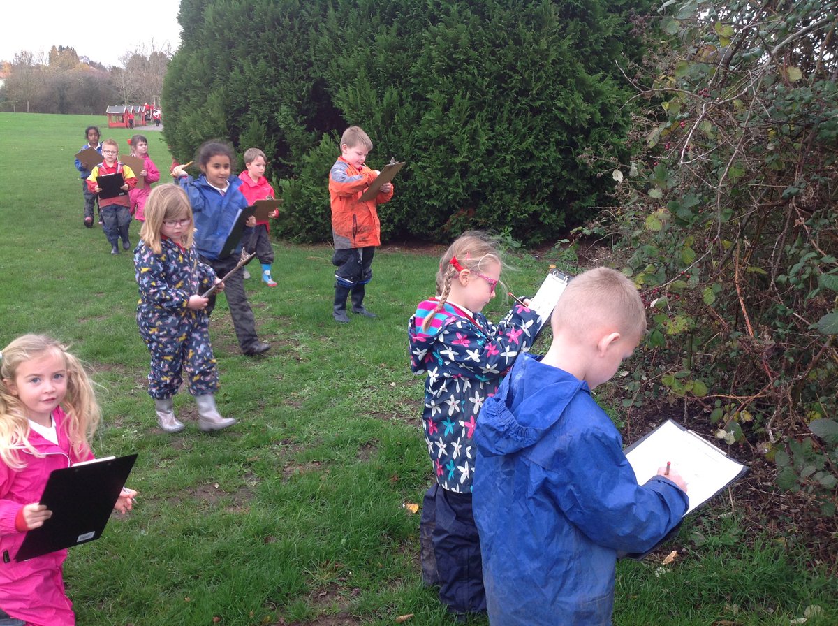 CherryOrchardPS's tweet photo. We love being outside as part of our learning. Our grounds are full of autumn leaves that give us clues about the trees that are growing near by. How many can you name? 🌳🍃🍂🍁
@CherryOrchardPS @RiversTsa #loveoflearning #creativelessons https://t.co/iMYTxONBB1