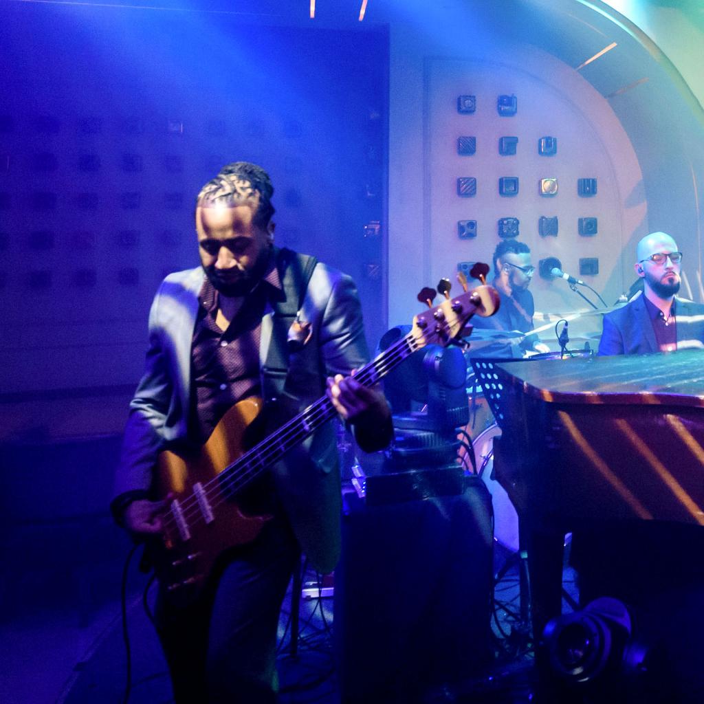 Rose. Rabbit. Lie.'s Cellist &amp; Bassist Douglas Collier performed &amp; recorded with top artists such as Enrique Iglesias, Lil-Nas X and Miguel. Catch <a href="/deeflatmajor/">DeeFlat</a> live every Thursday - Saturday. Advanced reservations are encouraged: bit.ly/3pKt2ET