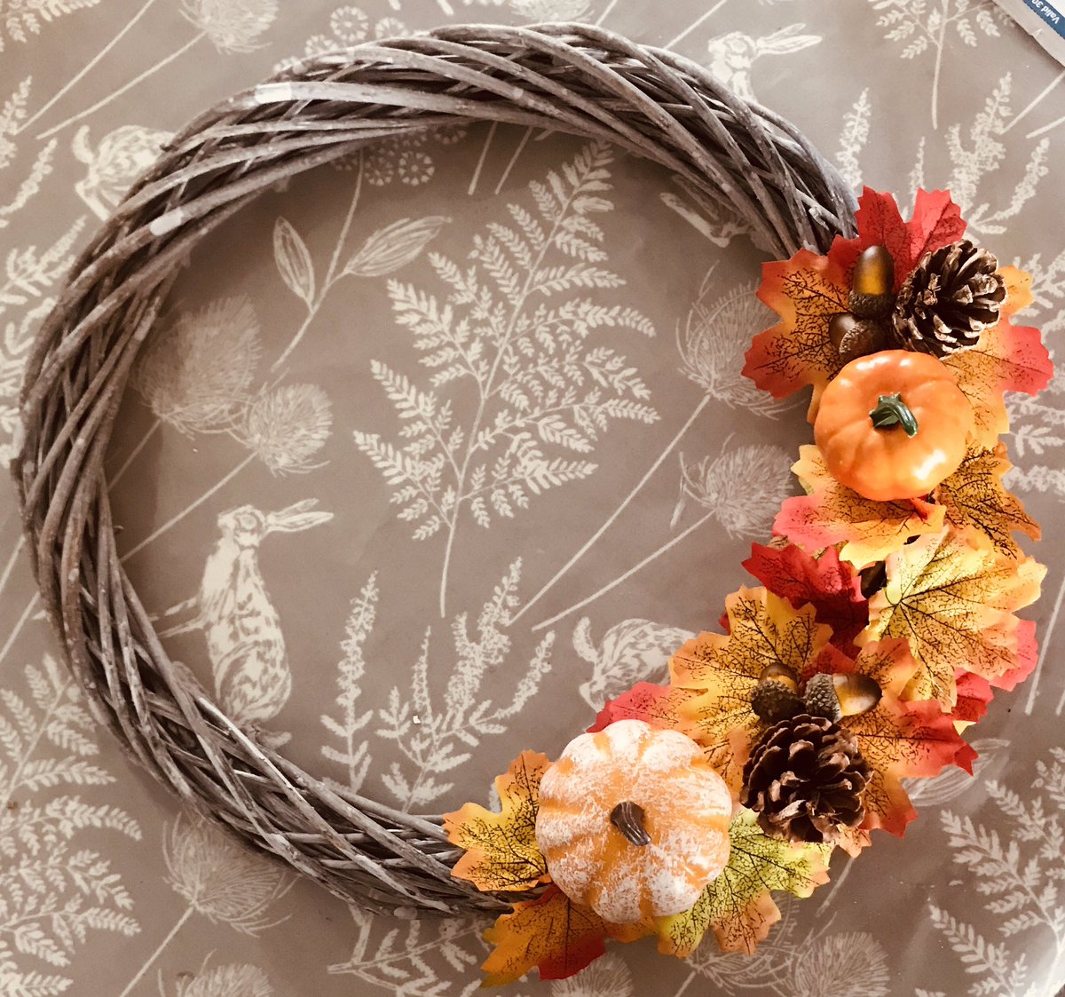 Jennife01911005's tweet photo. #craftingforhealth #wellbeing #autumnvibes https://t.co/2JBIJdP6hM