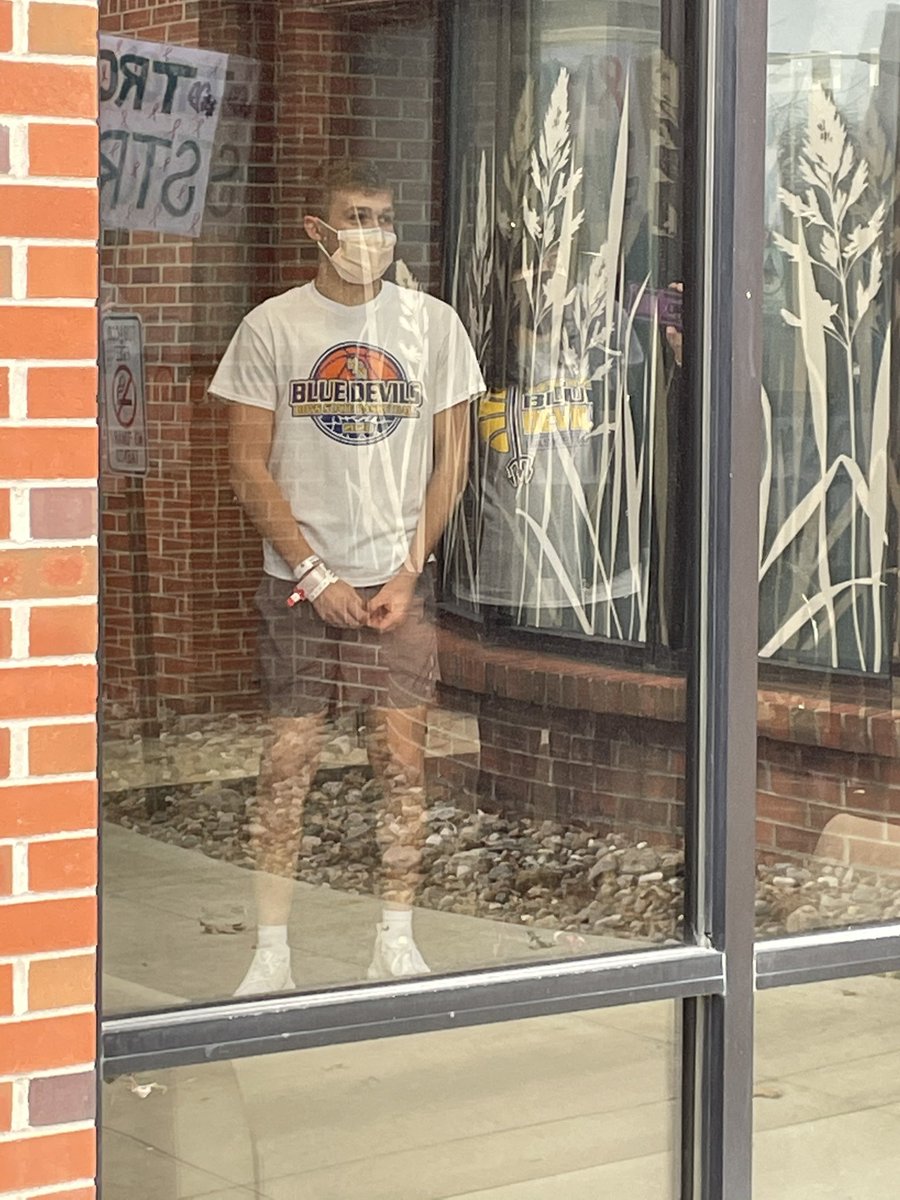 MSTM_BlueDevils's tweet photo. We love you, Brooks. #TromStrong #FamilyNeverFightsAlone #BlueDevilTough 🧡 @Brooks82225215 https://t.co/T03RNaJREc