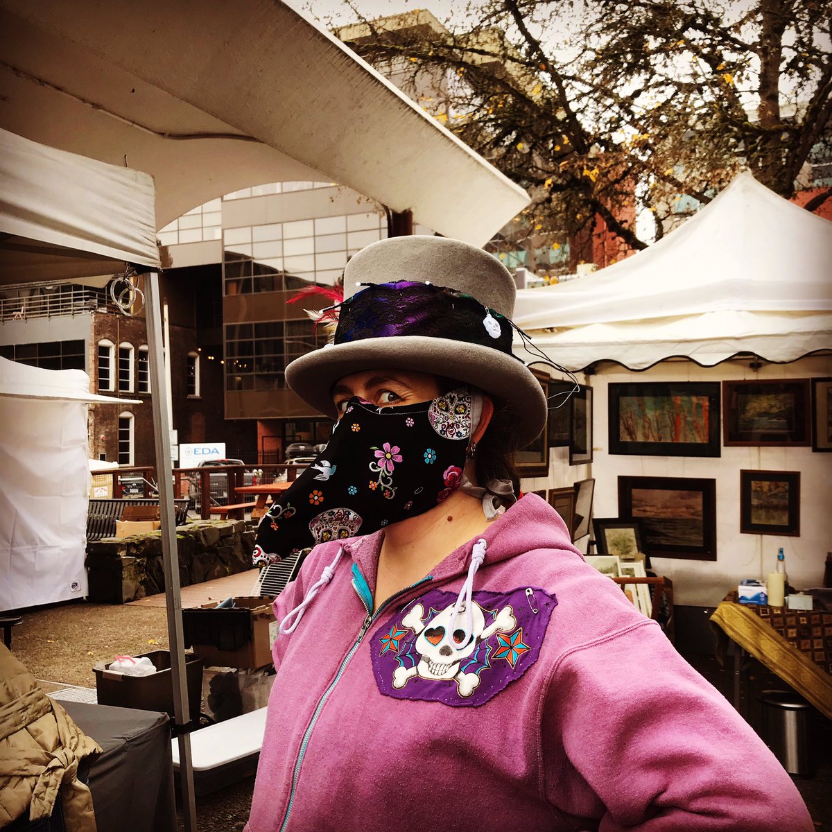SaturdayMarket's tweet photo. We are open now until 3pm! It’s Hats, Ties and Tiaras Day at Holiday Market. Put on a fancy hat that matches your fancy mask and shop local for all your holiday gifts.
.
.
.
#mask #masks #plaguemask #hat #hats #tophat #tophatter #eugeneholidaymarket #eugenesaturdaymarket https://t.co/NgNwf5QC45