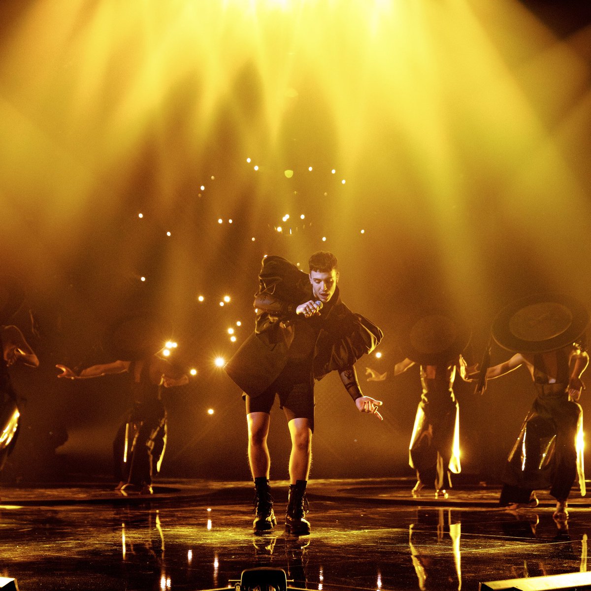 Vergorigo's tweet photo. "la regola d'oro è che non ci sono regole d'oro" 💛 
#XF2020 #XFactor2020 #xfactor https://t.co/dNcqtjKu7y