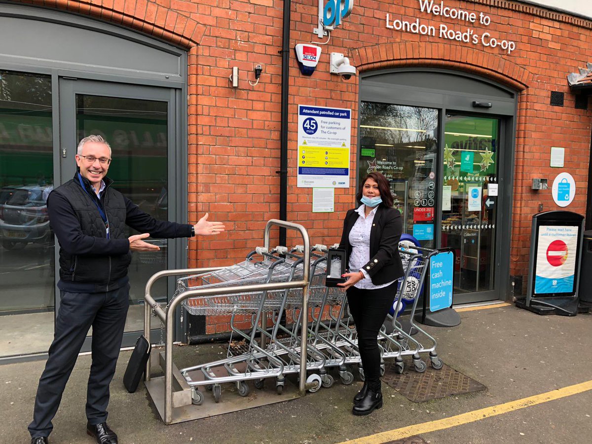 Central Division’s ‘Inclusivity Champion’ award goes to the amazing Yanela Jackson. Incredible achievement and a huge well done! Thank you for all that you do for our colleagues Yanela🏆
#galaonthego <a href="/yanela_j/">Yanela J</a> <a href="/tinamitchell123/">Tina Mitchell</a> <a href="/erin_omahony/">Erin O'Mahony</a> <a href="/CP_Whitf/">Chris Whitfield</a> @benbennett84