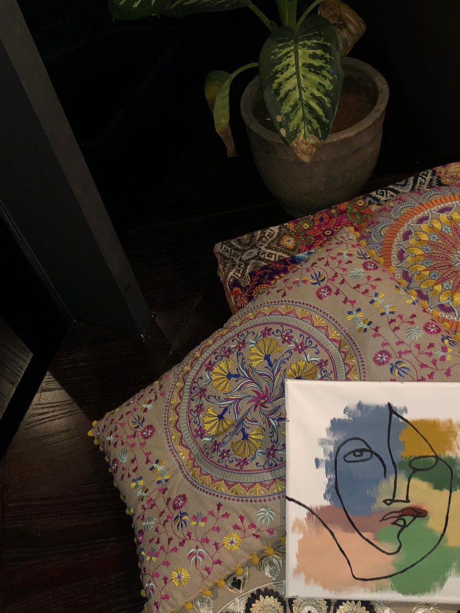 ecurricular2's tweet photo. Pieces of art painted by our visitors today 🖼 https://t.co/gWUfVjzkHn