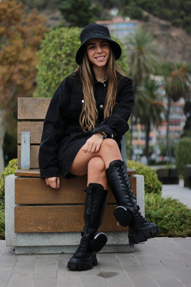 lightbug_gm's tweet photo. Botas altas de #nynashopp con bolsillo de quitar y poner. Model: @Tdantas14 https://t.co/QqYUNnxvHQ