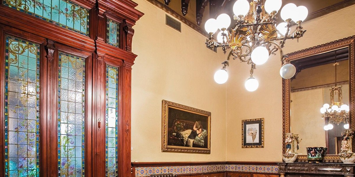 Aquest dilluns 23 tornem a obrir portes! Ho fem amb moltes ganes però sense oblidar les mesures de seguretat:
✔️Aforament limitat (30%)
✔️😷Mascareta obligatòria
✔️🌡️a l'entrada
✔️⏰13.30 a 21.30h (dill-diss) i 16 a 21.30h (diu)
✔️<a href="/ElCircolRest/">Restaurant El Círcol de Reus</a> tb repren l'activitat #elCircolReus